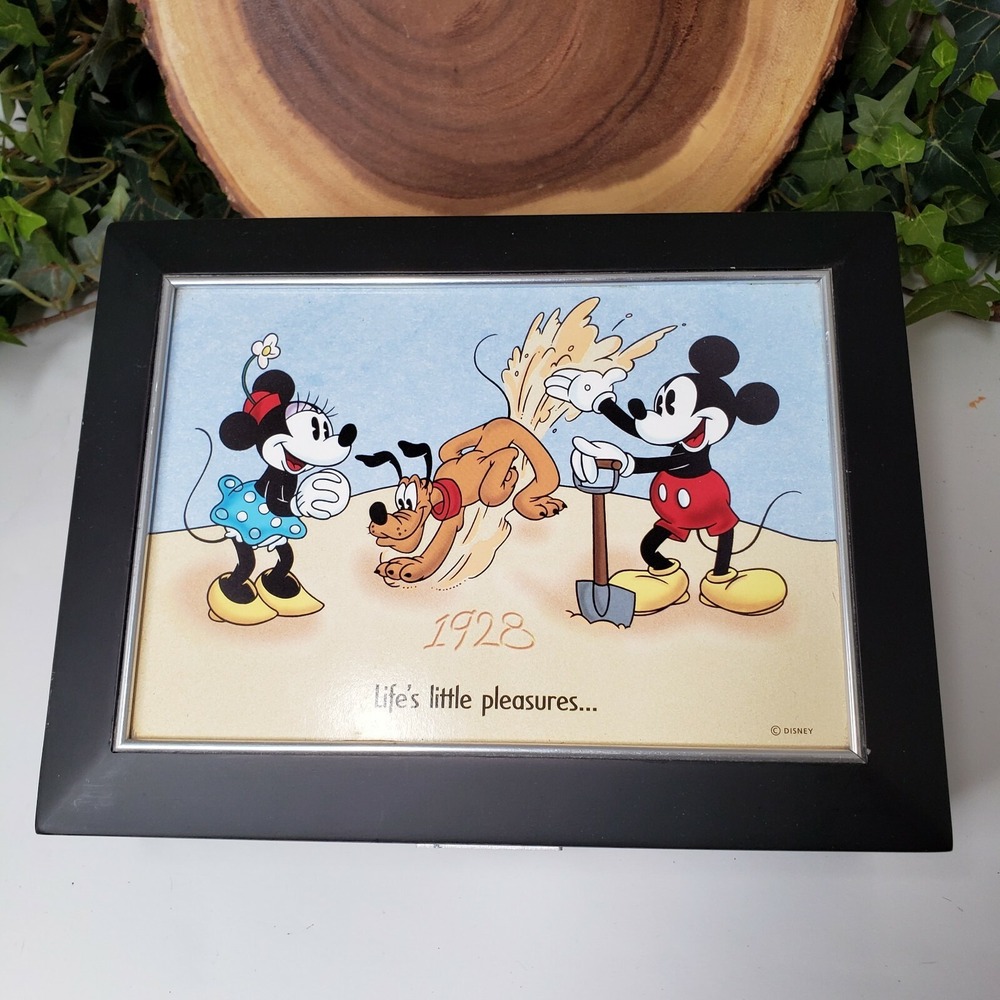 Mickey 100th memory box Life's little pleasures